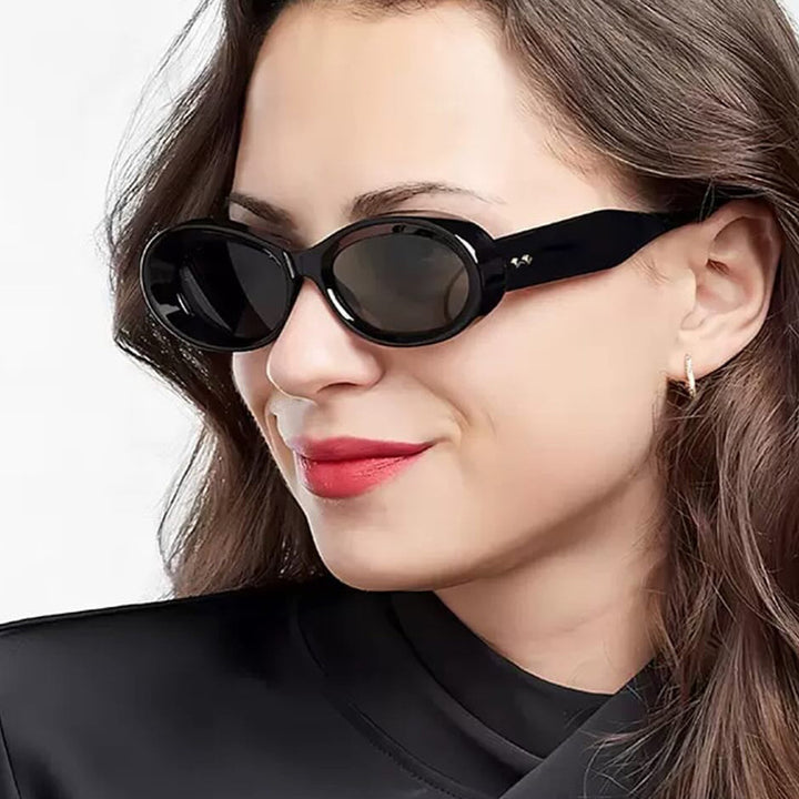 Dame moteriktig solbrille i elegant retrostil Luvikno