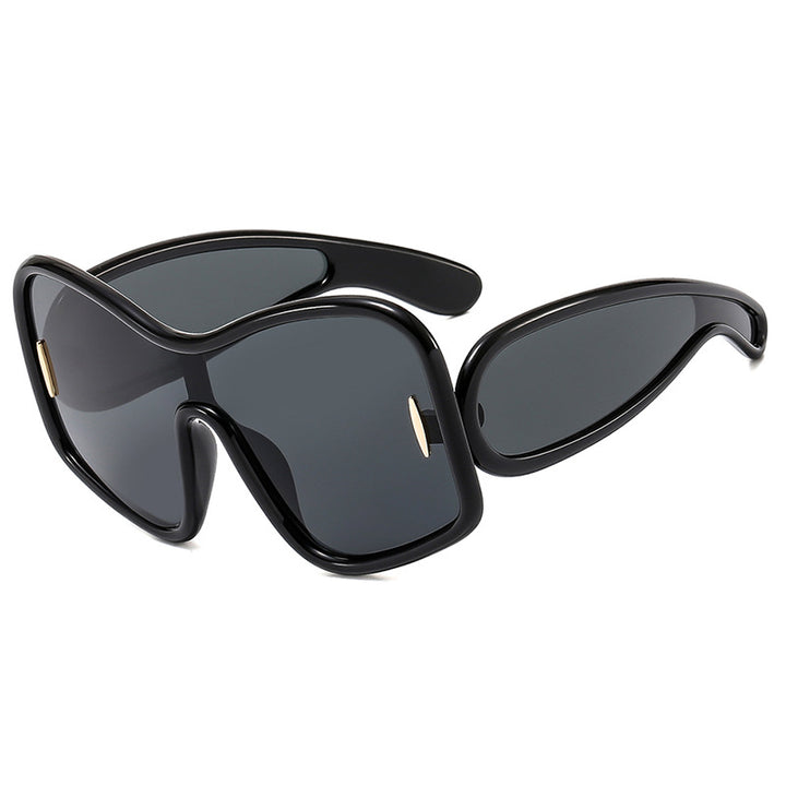 Dame futuristisk solbrille med ekstra bred design og beskyttende UV-filter Luvikno