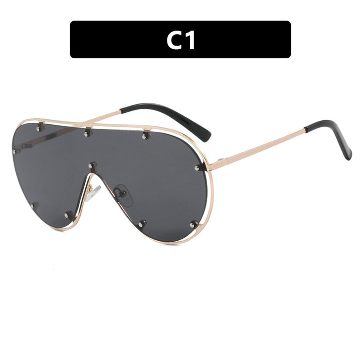 Dame moteriktig oversized solbrille i stilig retro-design Luvikno