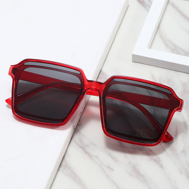 Dame elegant firkantet solbrille med robust ramme Luvikno