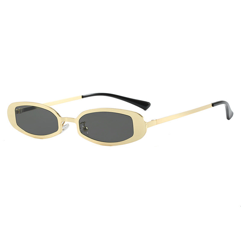 Dame moteriktig brille med elegant metallramme og fine aksenter Luvikno