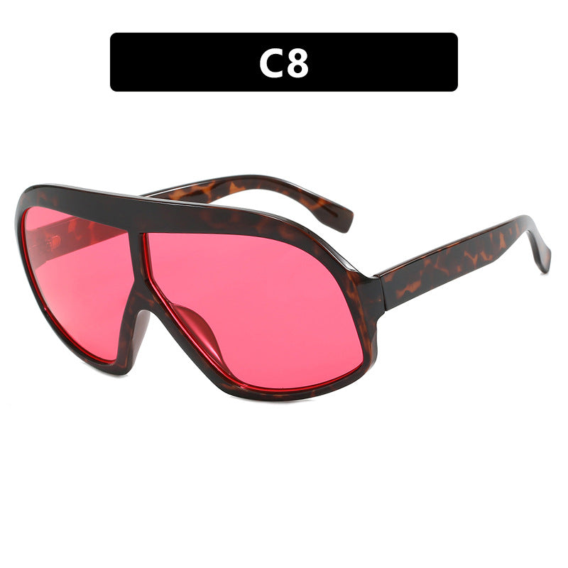 Dame moteriktig sports-solbrille i futuristisk design Luvikno