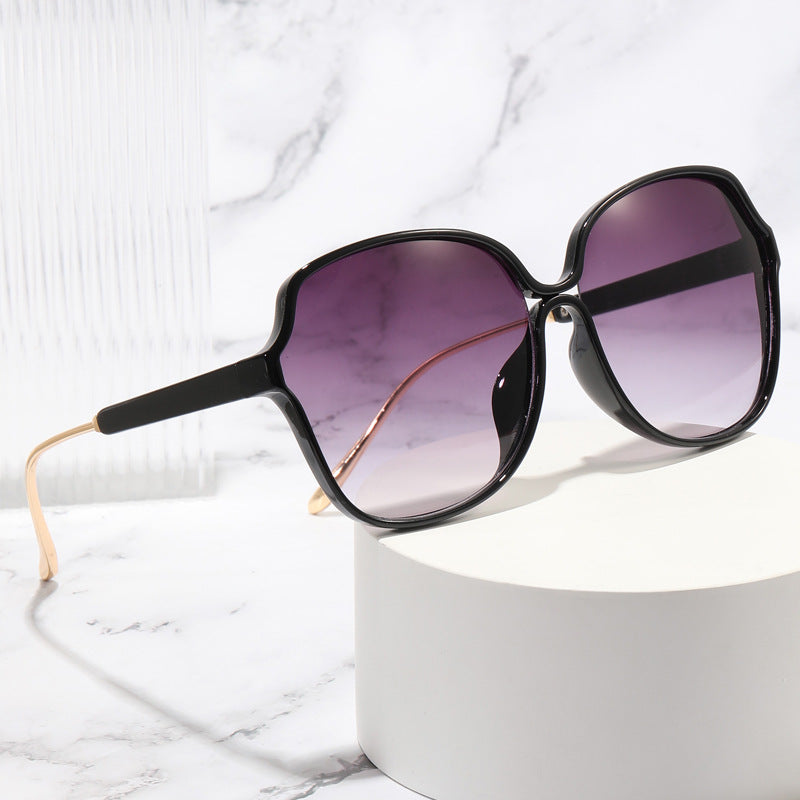Dame solbrille i elegant oversized design Luvikno