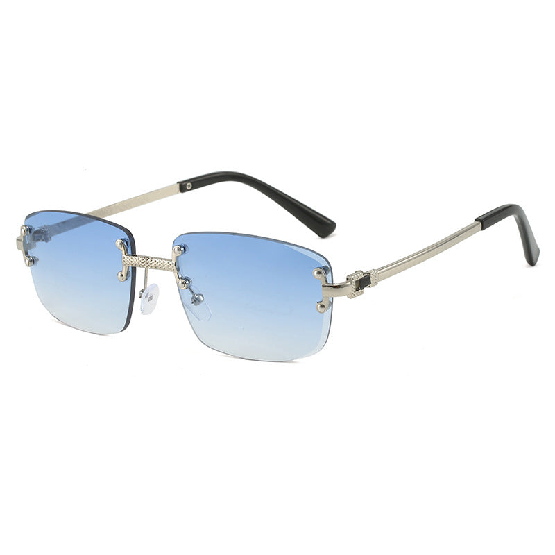 Dame moteriktig solbrille i innovativ design Luvikno