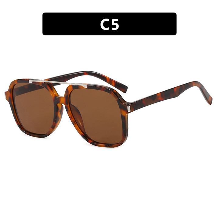 Dame kvadratisk solbrille med beskyttende UV-filter og elegant ramme Luvikno