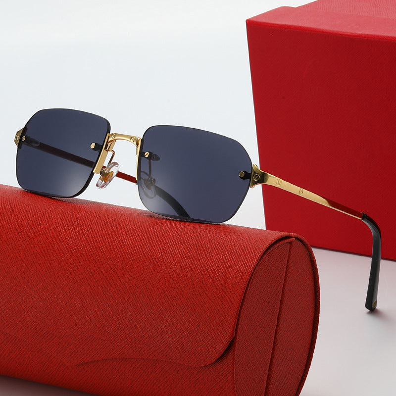 Dame elegante moteriktig solbrille med høykvalitets metallramme Luvikno