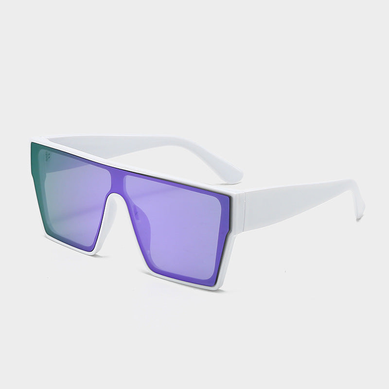 Dame moteriktig solbrille med kantede glass Luvikno