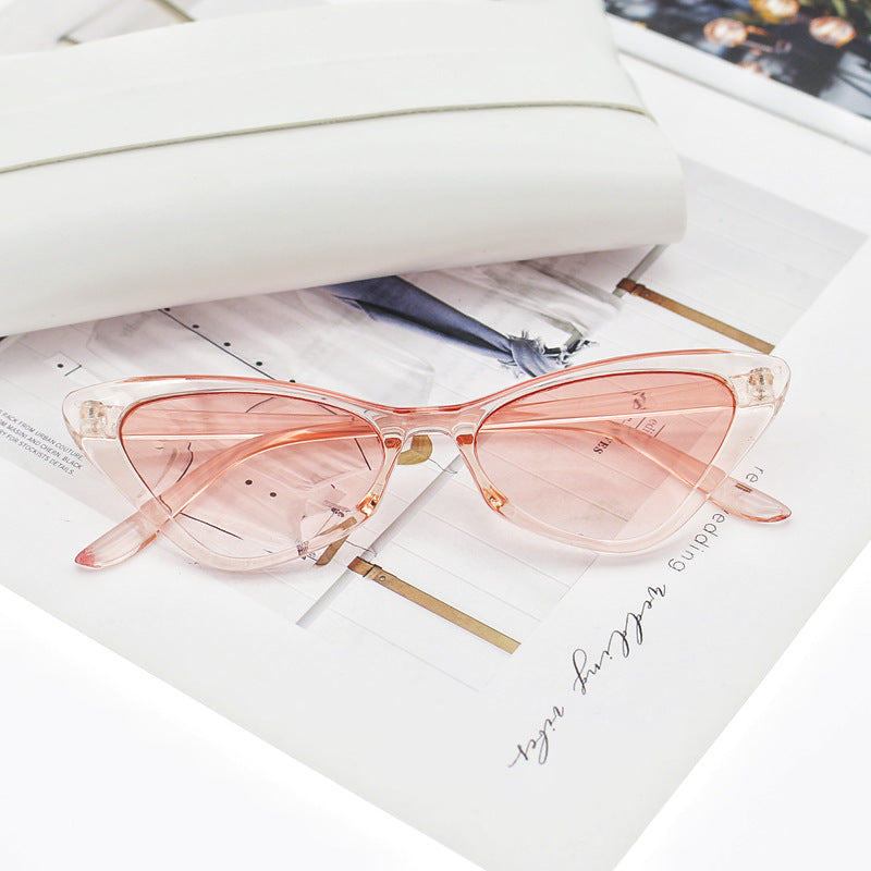 Dame Cat-Eye solbriller med nøye designet ramme Luvikno