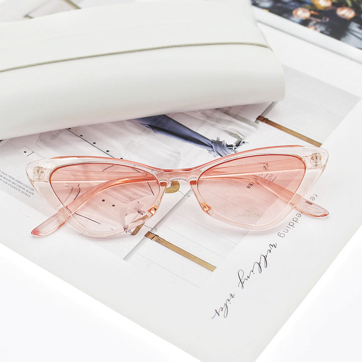 Dame Cat-Eye solbriller med nøye designet ramme Luvikno