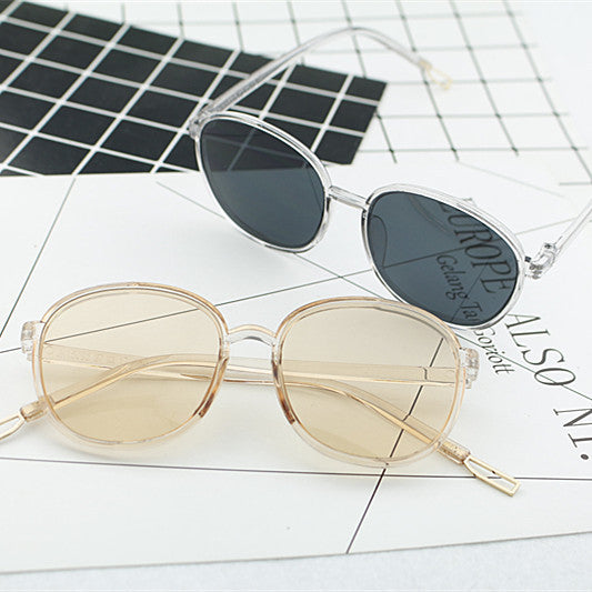 Dame moteriktig kvadratisk solbrille med gjennomsiktig ramme Luvikno
