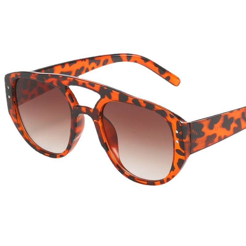 Dame Fashion solbriller i stilfullt leopardmønster Luvikno