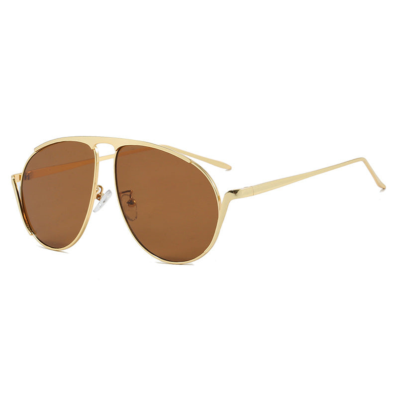 Dame moteriktig pilot-solbrille med polariserte linser og elegant metallramme Luvikno