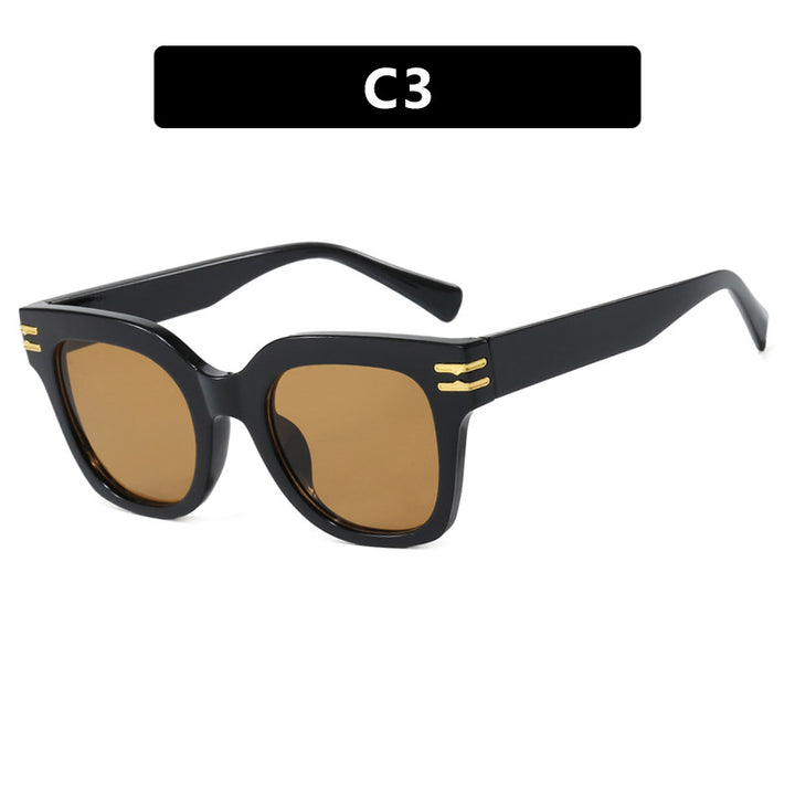 Dame moteriktig solbrille med elegante aksenter Luvikno