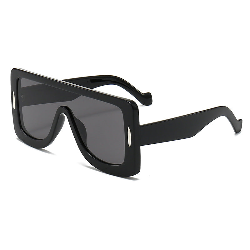 Dame oversized solbriller i moderne Bauhaus-stil Luvikno