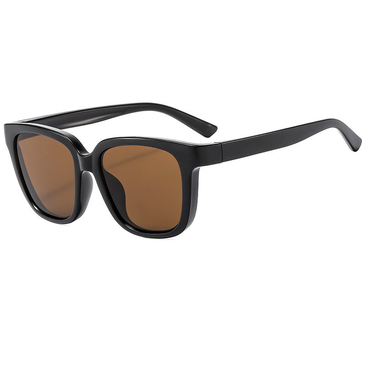 Dame Cat-Eye solbriller med elegant og moderne ramme Luvikno