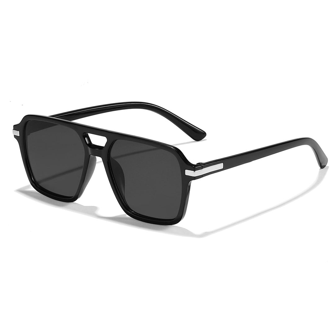 Dame firkantet solbrille med elegant gjennomsiktig ramme Luvikno