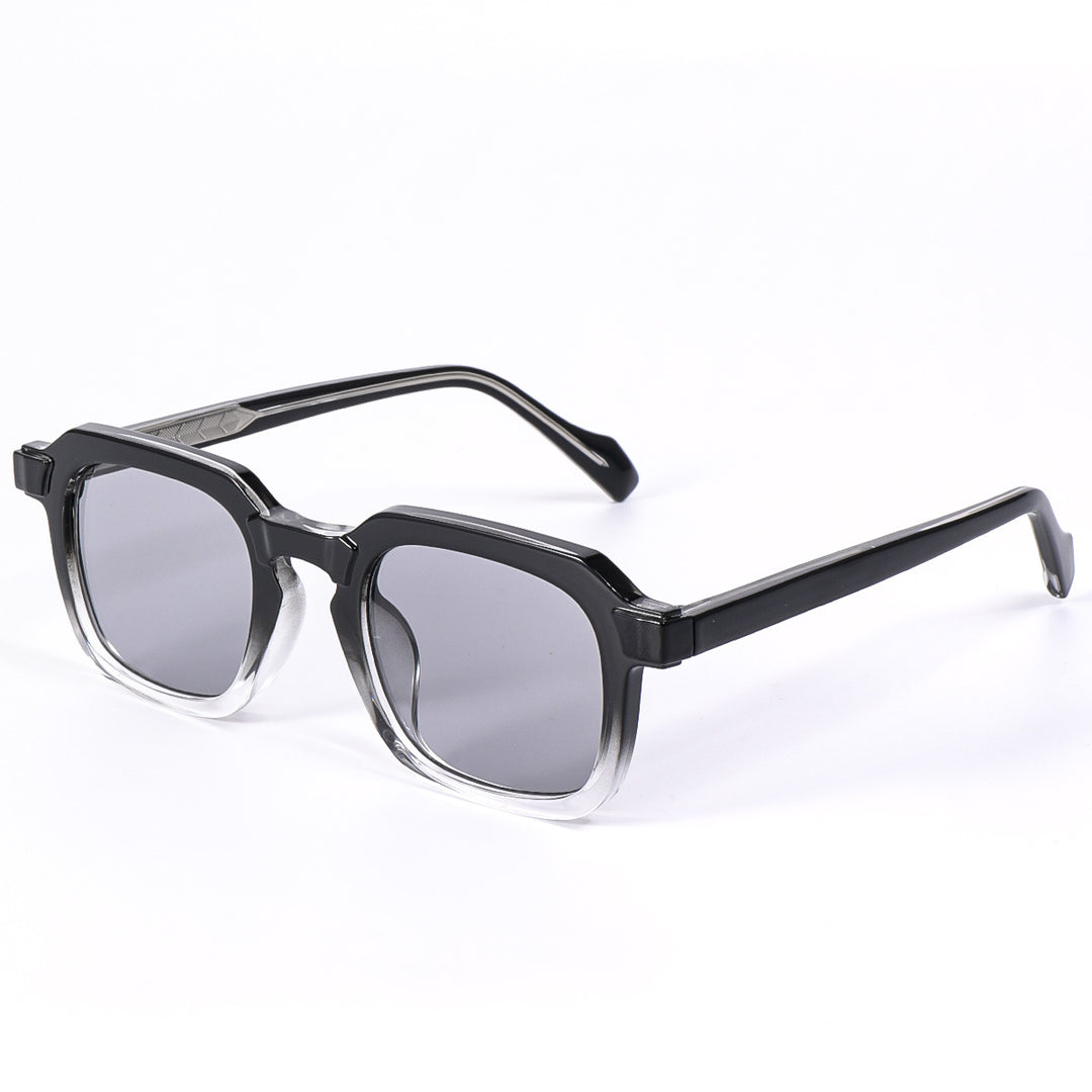 Dame moteriktig solbrille i elegant, kantet design Luvikno