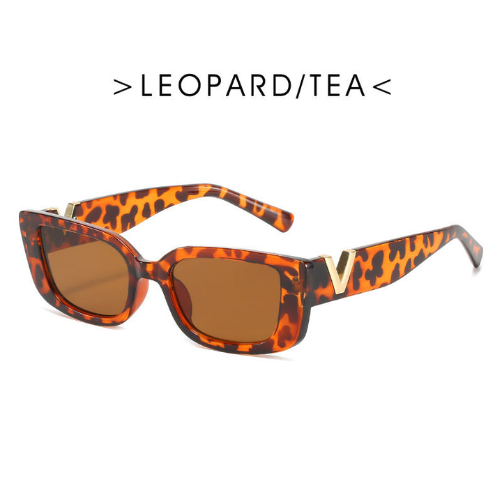 Dame moteriktig solbrille i klart design Luvikno