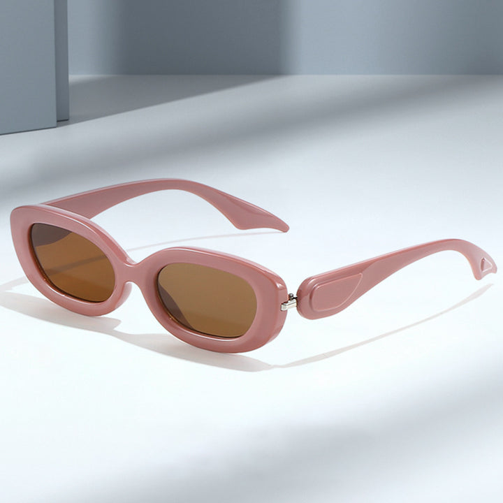 Dame moteriktig solbrille med stilfull, buet ramme Luvikno