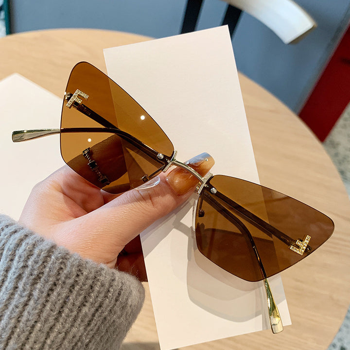 Damer Cat-Eye solbriller i moderne design med innovativ ramme Luvikno