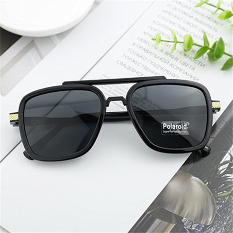 Damen moderne solbrille med kvadratisk ramme Luvikno