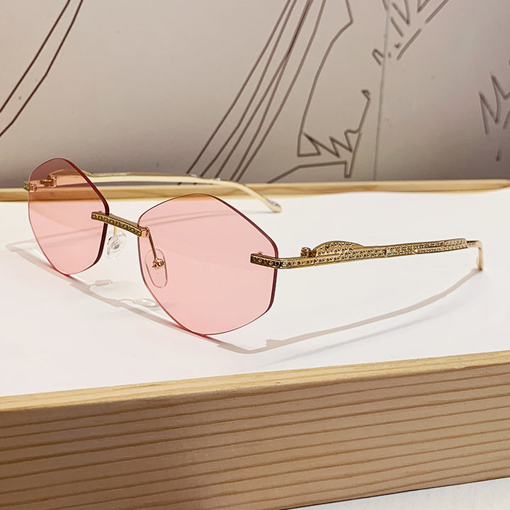 Dame ekstravagant solbrille med glitrende aksenter Luvikno