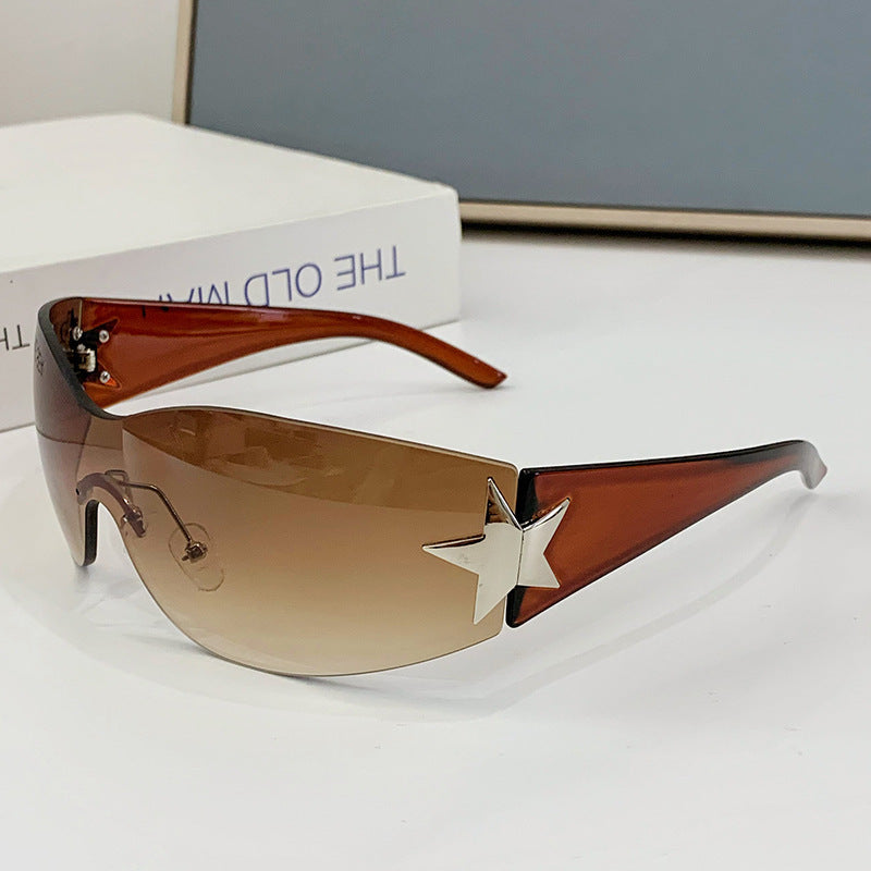 Dame moteriktig solbrille med kunstnerisk stjerneakcent Luvikno