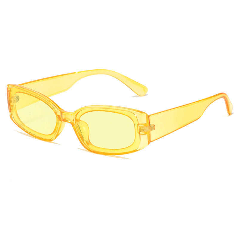 Dame moteriktig solbrille i futuristisk design Luvikno