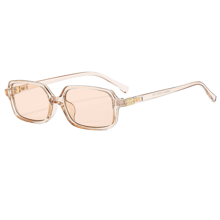Dame moteriktig solbrille med elegant plastramme og originalt design Luvikno