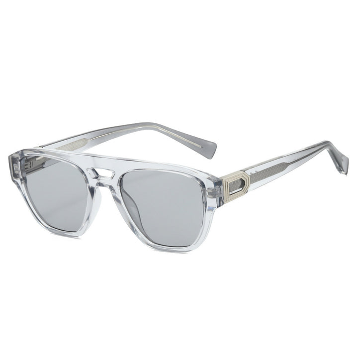 Dame Designer-solbrille med moderne, kantete ramme og gradient Luvikno