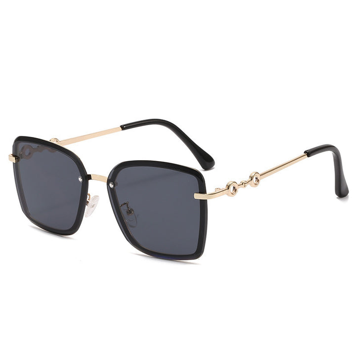 Dame kvadratisk solbrille med speilglass og elegant detalj Luvikno