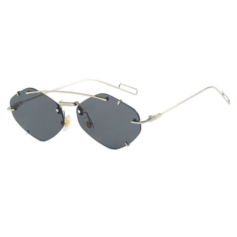 Dame geometrisk solbrille med ultralett metallramme Luvikno
