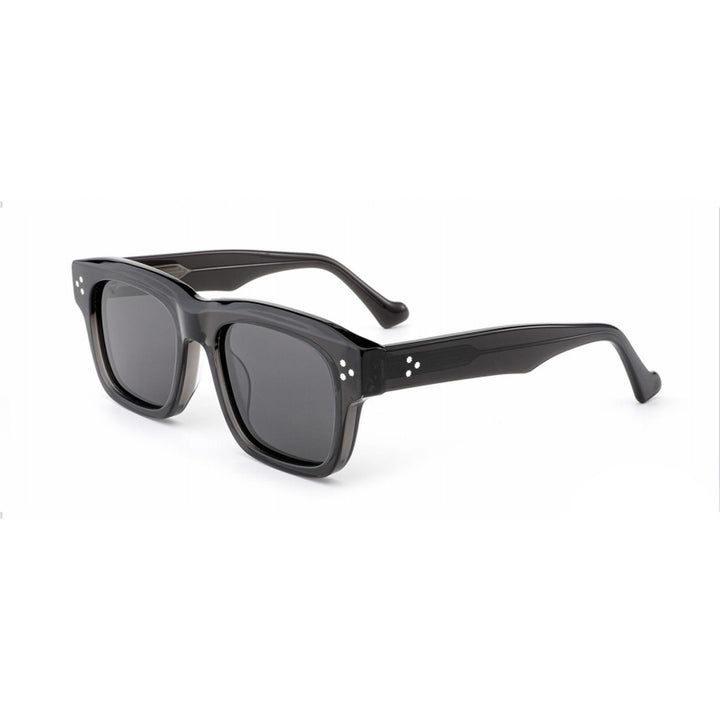 Dame designer solbrille i retro-inspirert kvadratdesign med høykvalitets plastramme Luvikno