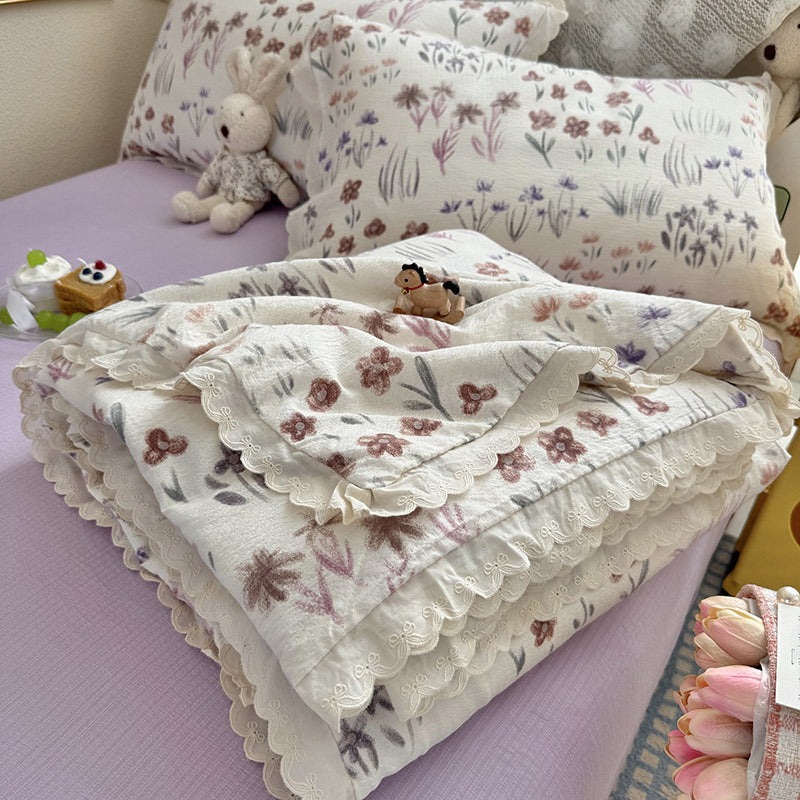 Dame Koselig Dagsdeke med lekent blomsterdesign Luvikno