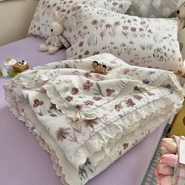 Dame Koselig Dagsdeke med lekent blomsterdesign Luvikno
