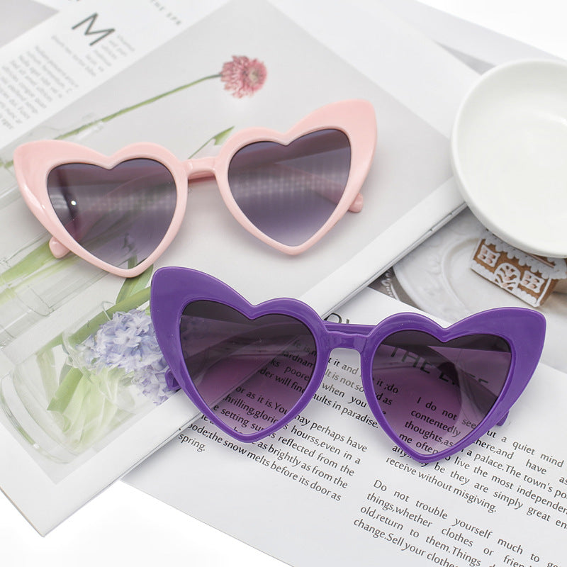 Dame hjerteformet solbrille med glitrende ramme Luvikno