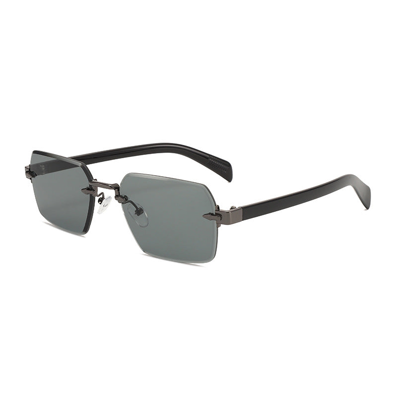 Dame moteriktig solbrille med firkantet ramme og gradientlinser Luvikno