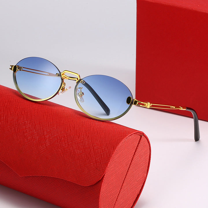 Dame moteriktig solbrille med filigran metallramme og stilleggende design Luvikno