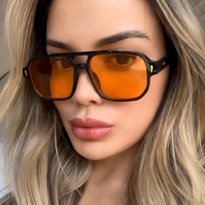 Dame moterik kvadratisk solbrille med luksuriøse detaljer Luvikno