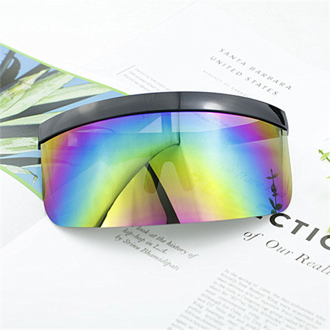 Dame Sport-solbriller i futuristisk design Luvikno