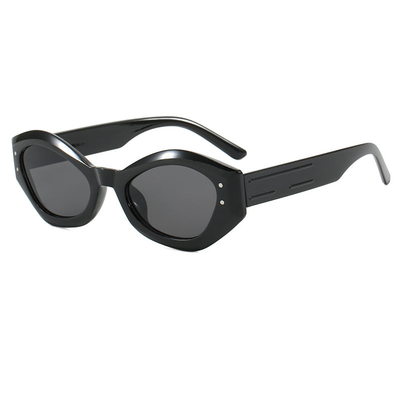 Dame Cat-Eye solbriller med moderne design og bred ramme Luvikno