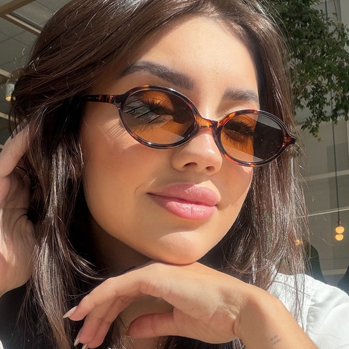 Dame moteriktig retro-inspirert solbrille Luvikno