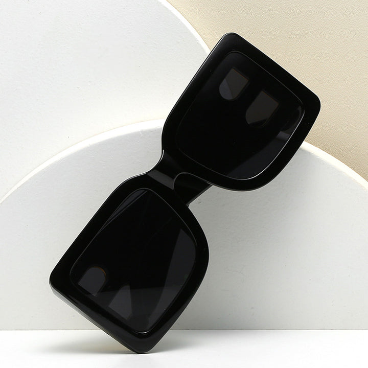 Dame Oversized Solbriller med dekorativ ramme Luvikno