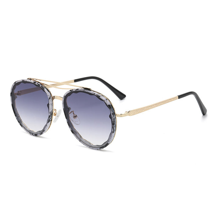 Dame Moderne utformede solbriller i elegant oversized stil Luvikno