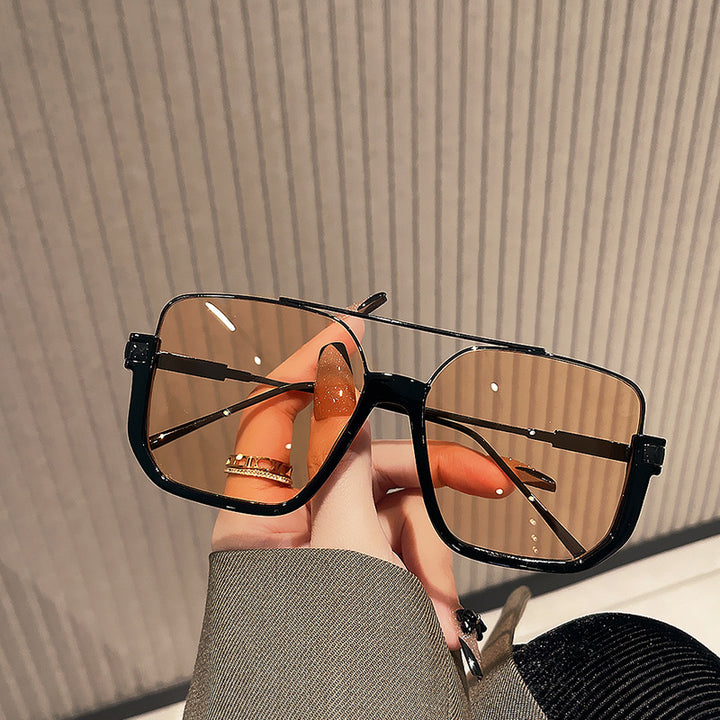 Dame oversized solbriller med elegant, kvadratisk ramme Luvikno