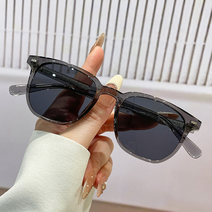 Kvinnelige mote solbriller med trendy gradient Luvikno