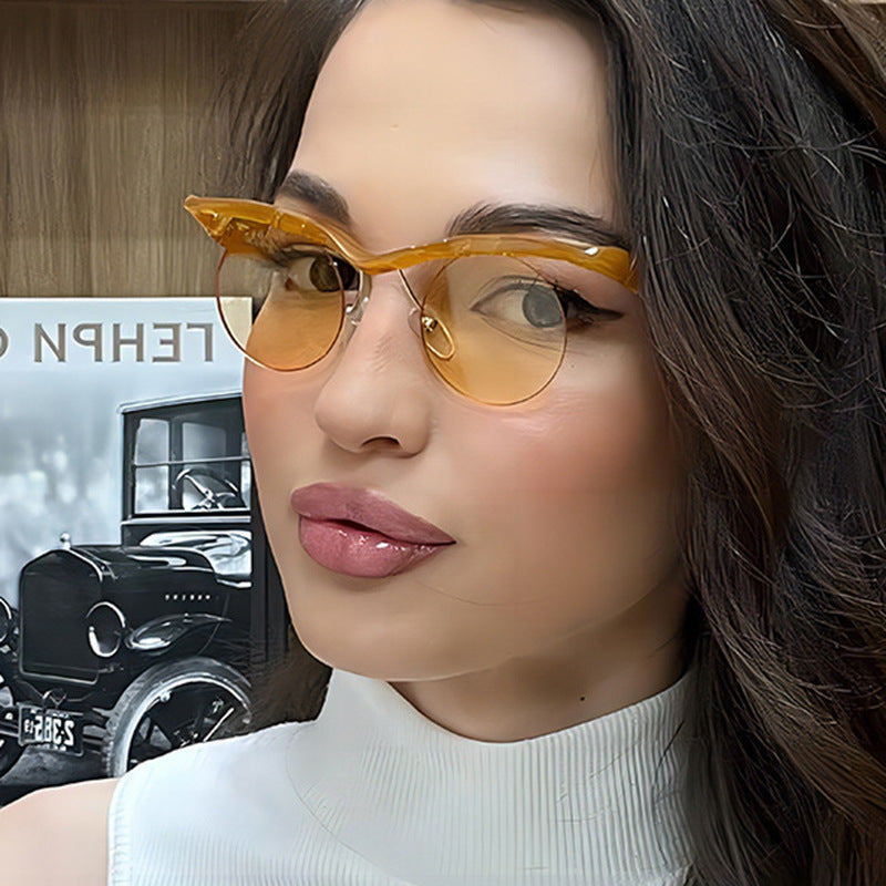 Damer futuristisk solbrille med buet ramme og polariserte linser Luvikno