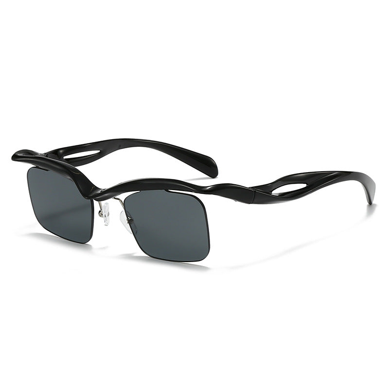Dame moteriktig solbrille med innovativ ramme Luvikno