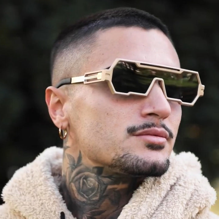Dame motorisert solbrille i futuristisk design med bred ramme Luvikno