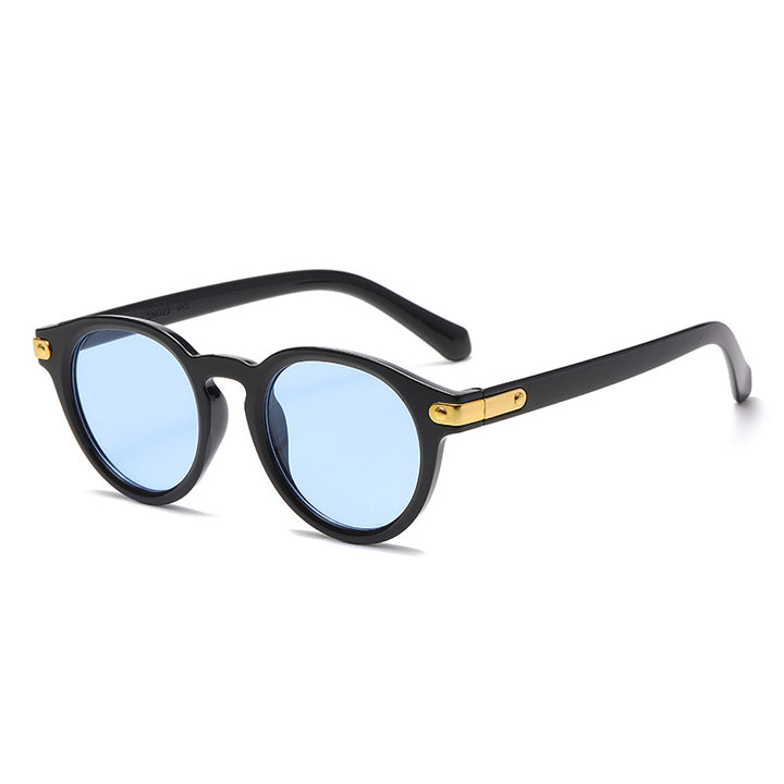 Dame moteriktig solbrille med transparent ramme og robuste glass Luvikno